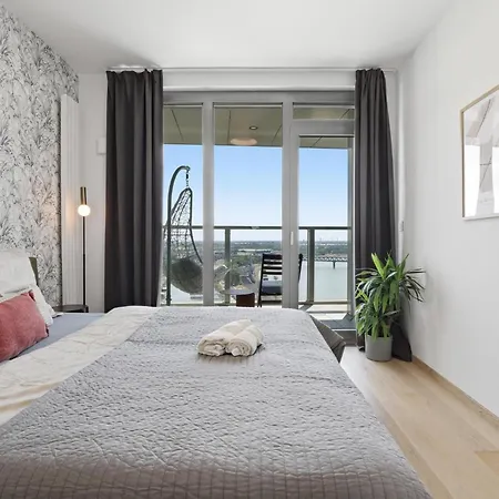 Апартаменты Eurovea 21floor - River & Port View