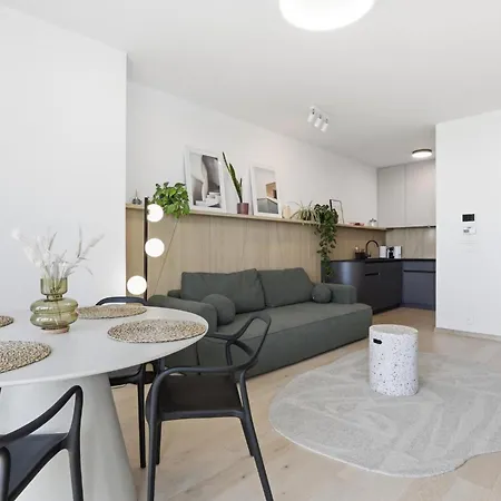 Eurovea 21floor - River & Port View * Братислава